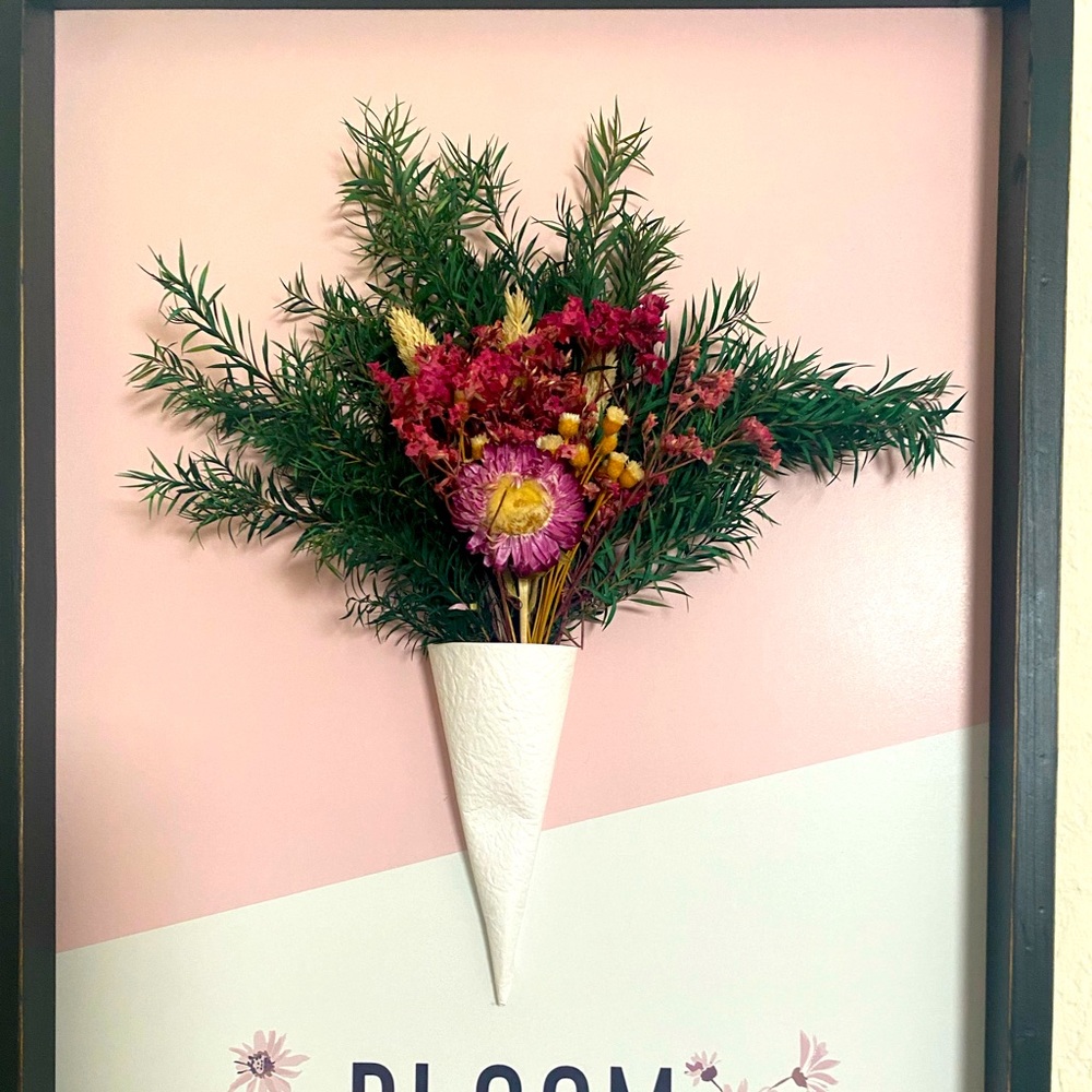 Decorative Wall Dried Bouquet